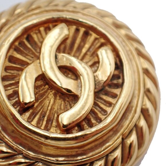 CHANEL CC Logo Round Button Earrings Clip-On 93 P Gold France Vintage 80RF530 - Picture 9 of 9